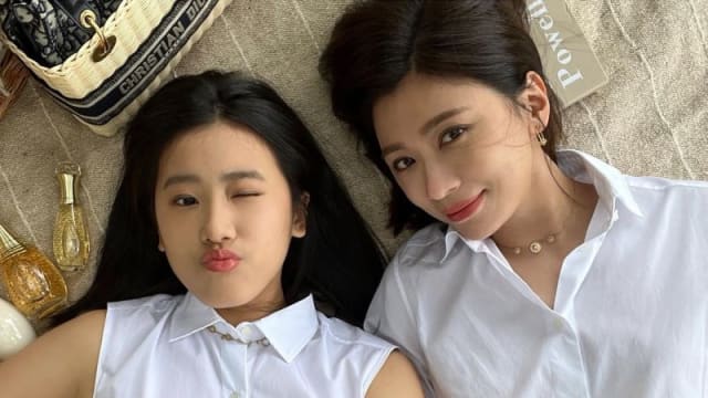 梧桐妹晒照“出卖”妈妈，贾静雯：这个摄影师我很喜欢