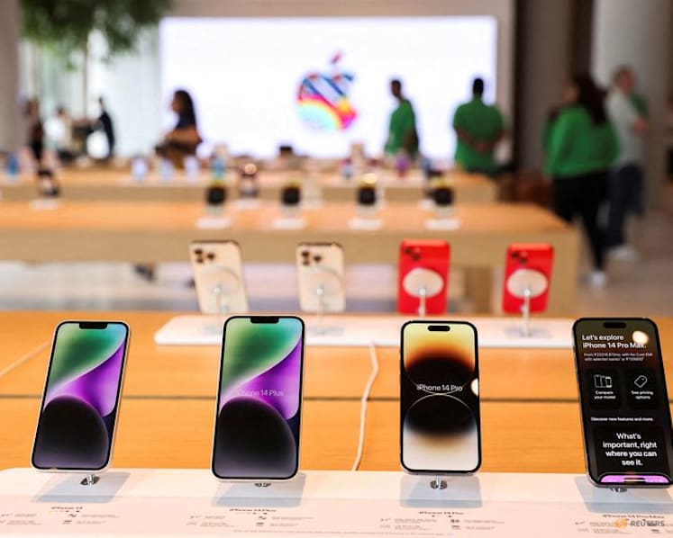 Exclusive-Indian consumer regulator escalates probe into Apple's software warranty terms