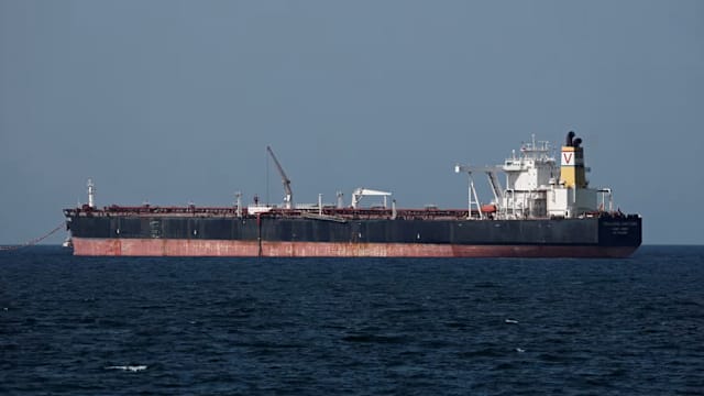 伊朗革命卫队称在霍尔木兹海峡袭击油轮