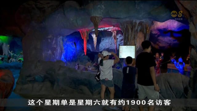 开斋节周末旅游景点访客量增加 民众戴口罩防止冠病病毒传播
