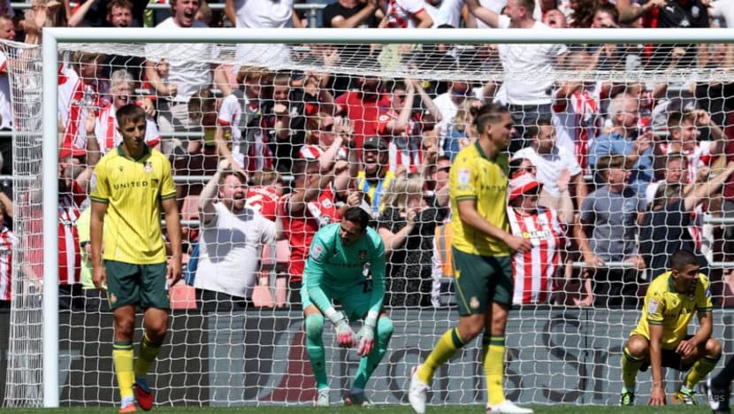 Southampton late show spoils Wrexham's dream return Southampton late show spoils Wrexham's dream return