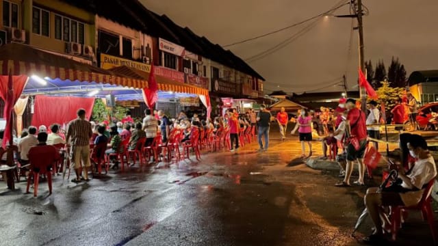 选前最后一个周末 霹选民冒雨听希盟讲座