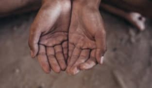 Penganggur ditahan di Melaka bawa anak saudara mengemis jadi 'Spiderman'