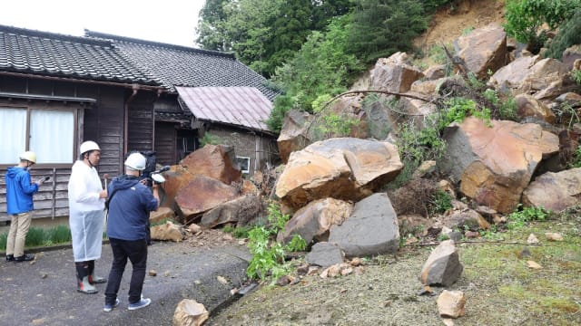日本石川县今早余震不断