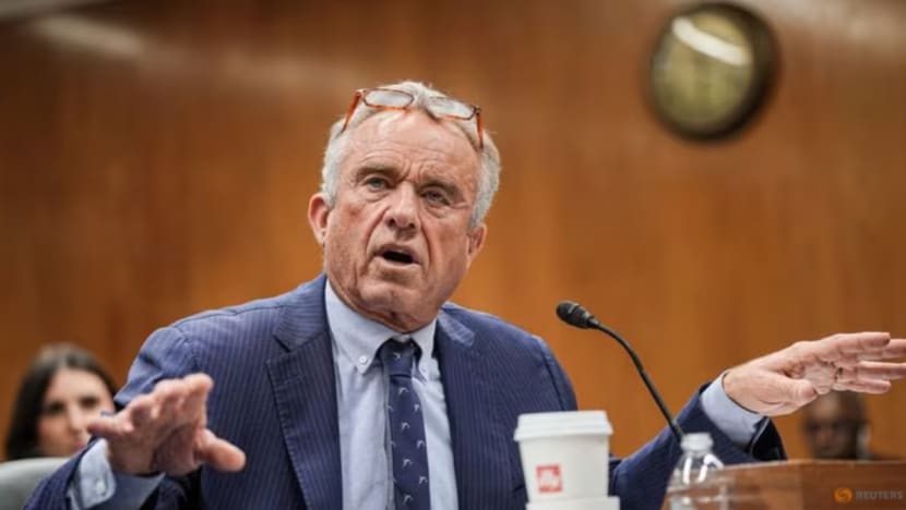 Setiausaha Kesihatan Amerika pecat semua ahli panel vaksin CDC Setiausaha Kesihatan Amerika pecat semua ahli panel vaksin CDC
