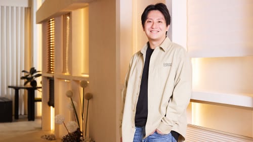 This young entrepreneur left a stable banking career to build a business selling curtains