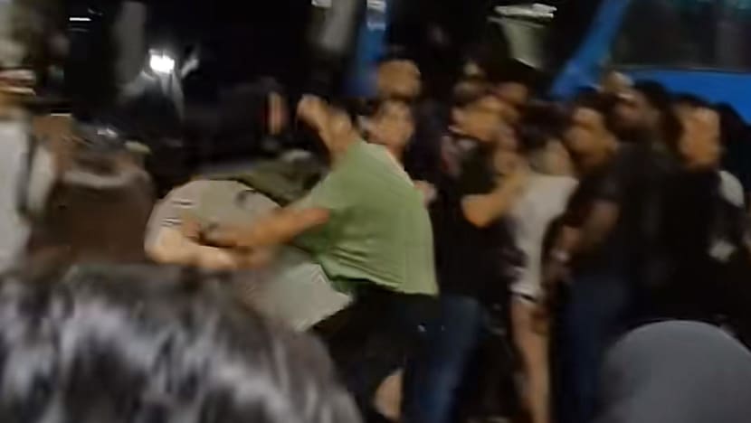  Polis Johor siasat kes tular 2 lelaki gaduh di CIQ Bangunan Sultan Iskandar