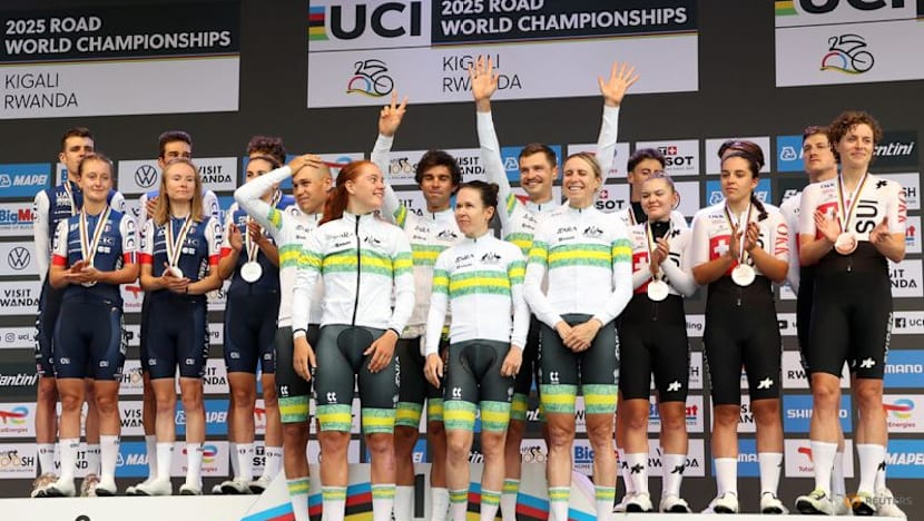 Australia power to gold to retain mixed relay road world title