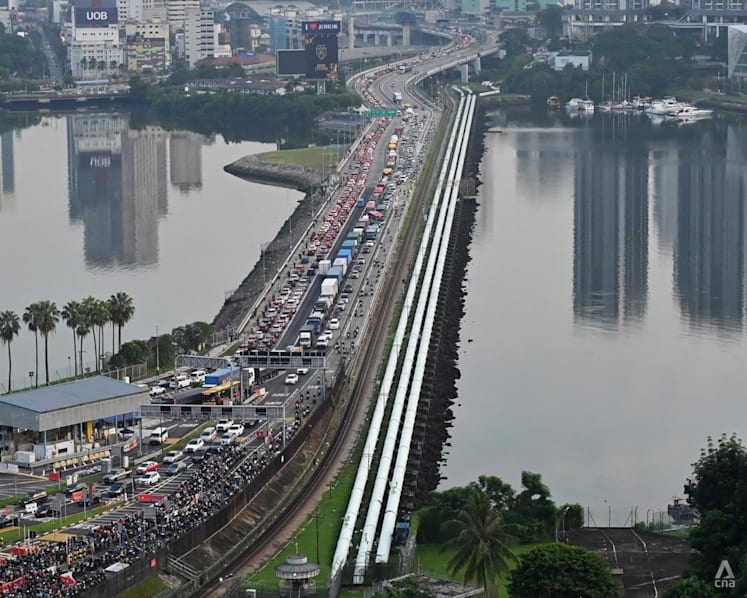 Heavy traffic expected at land checkpoints for National Day long weekend