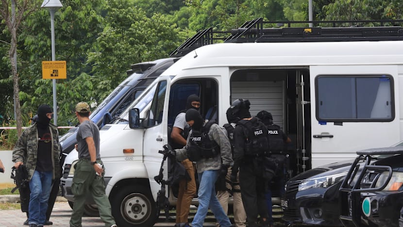 Cops break into Sembawang Drive flat in dramatic end to 17-hour standoff 