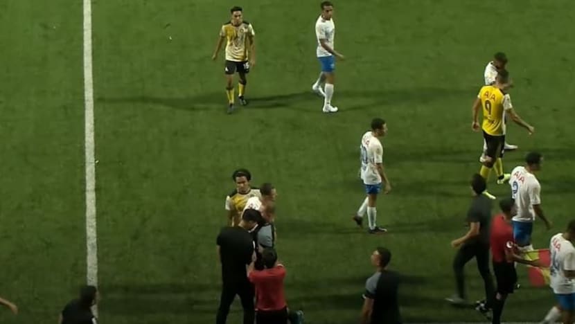 Lion City Sailors, Tampines Rovers didenda, digantung tugas susuli pergaduhan semasa SPL