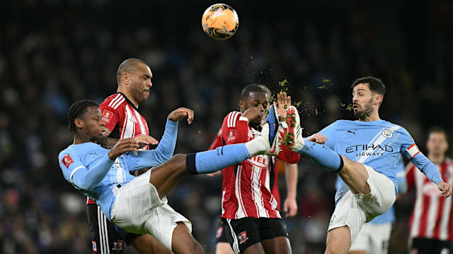 英格兰足总杯：曼市10比1狂胜埃克塞特市