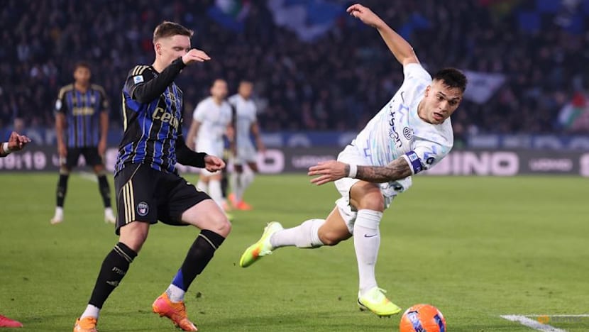 Martinez double earns Inter 2-0 win at Pisa