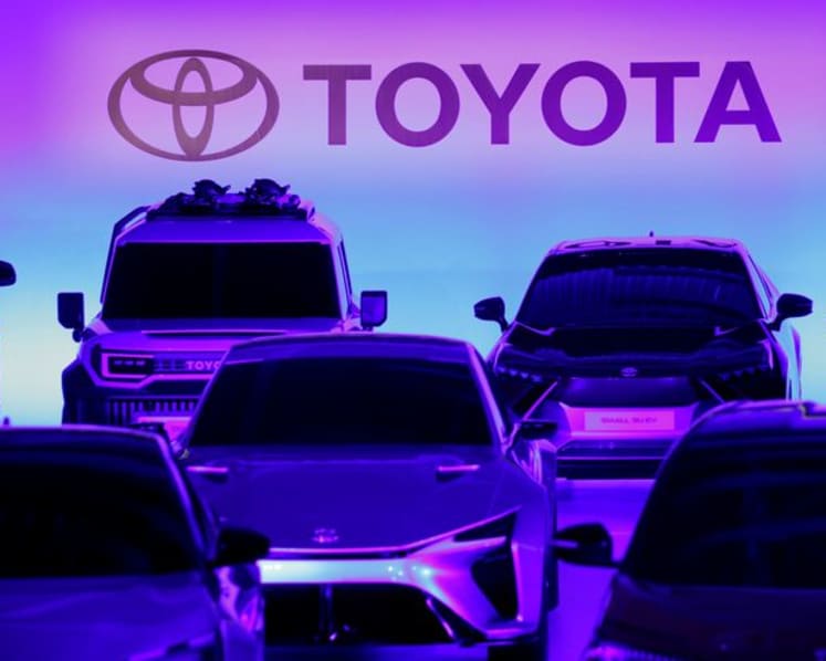 Shares of Japanese car giants drop sharply after Trump's tariff announcement