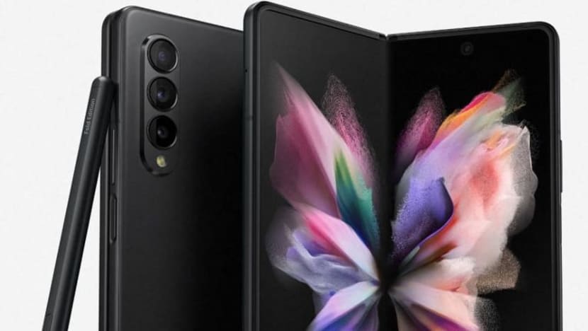 2 telefon lipat baru Samsung akan dijual di S'pura; harga bermula S$1,398 2 telefon lipat baru Samsung akan dijual di S'pura; harga bermula S$1,398