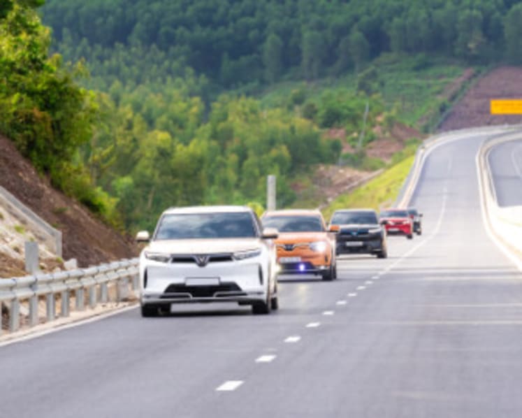 VinFast sets national record, surpasses 100,000 vehicles sold in just three quarters