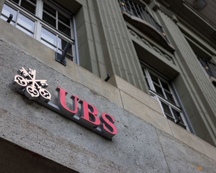 UBS explores crypto investing for select private banking clients, Bloomberg News reports