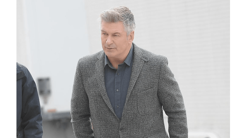 Alec Baldwin defends Johnny Depp