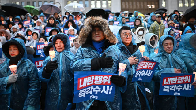 韩国爆发戒严风波后 尹锡悦支持率创新低