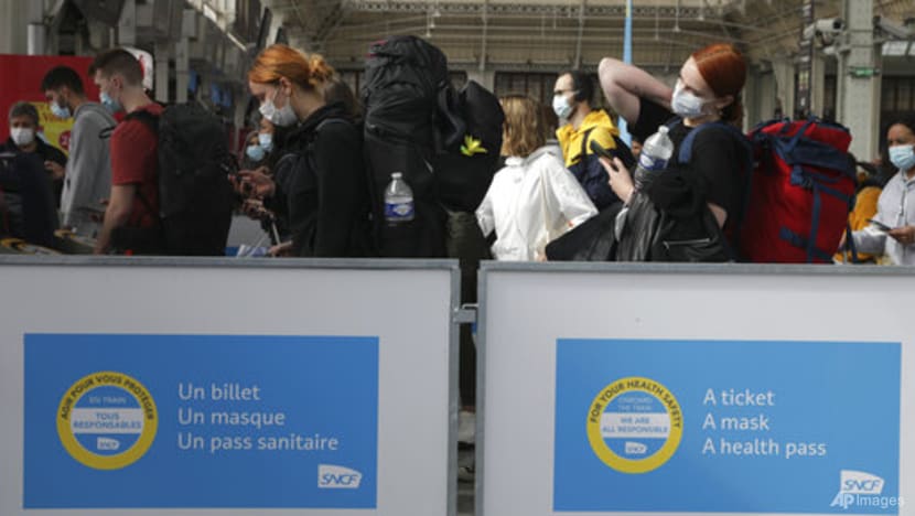 France’s COVID-19 pass now required in restaurants, trains