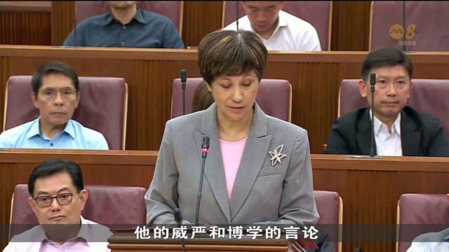 尚达曼今天最后一次出席国会 全体议员向他致敬