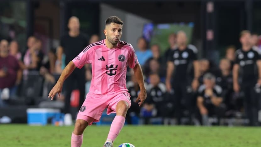 Former Barcelona defender Alba to retire at end of season