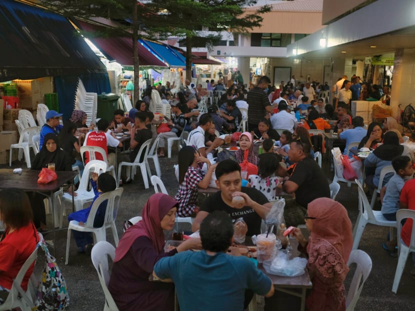 Research found that Malay interviewees generally come from larger families, which in turn had a tendency to lower their per capita income, but there was no consistent pattern to show that either of these two factors contributed to a better or worse outcome.