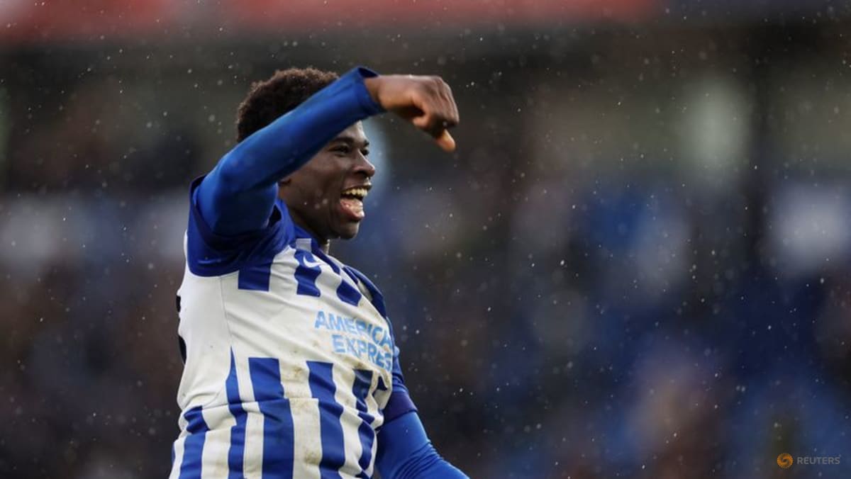 Manchester United sign Carlos Baleba from Brighton in £70m midfield deal