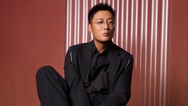 余文乐上《披荆斩棘》向孩子“证明有正当工作”，自嘲是全场“最黑哥哥”！