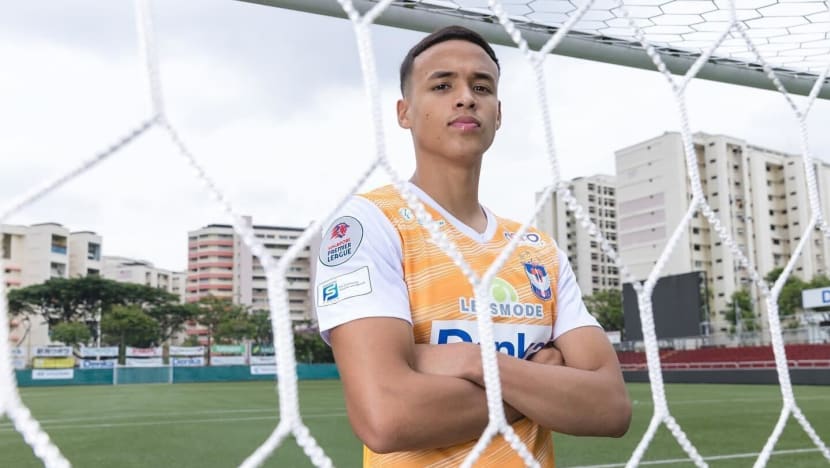 Footballer Ilhan Fandi to undergo surgery for torn knee ligament