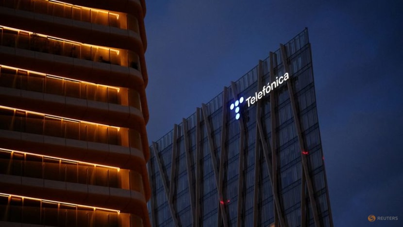 Virgin Media O2's plan to spin off infrastructure is scrapped, Telefonica CEO says 