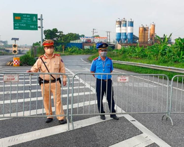 Vietnam locks down capital Hanoi for 15 days as cases rise