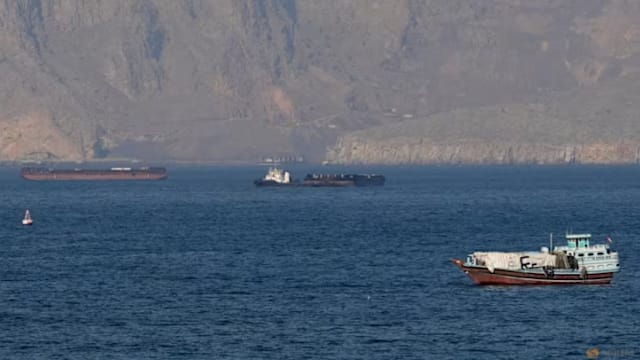 伊朗拟禁止敌对方船只通行霍尔木兹海峡