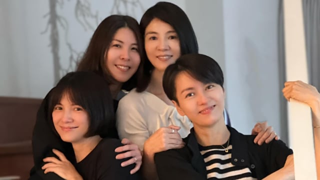 90年代玉女半素颜同框　颜值掀热议