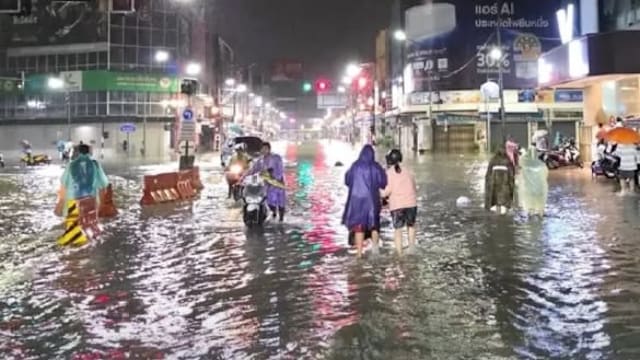 合艾水患水位回落 约2000名滞留泰国马国人安全返国