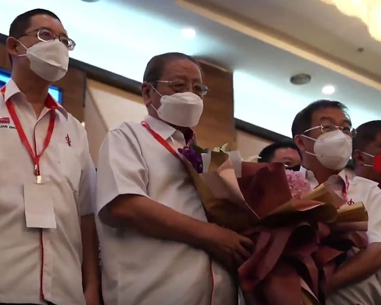 Lim Guan Eng vacates DAP secretary-general post; Lim Kit Siang retires from politics