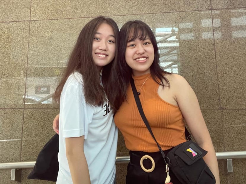 Ms Gabrielle Lee (left) and Ms Toh Ling (right), the young women behind the GapyearSG website.