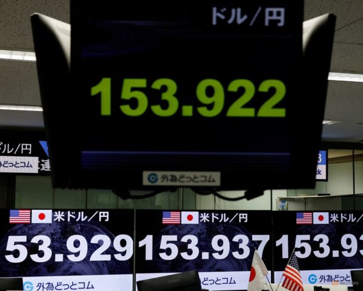 Dollar weakens across the board as yen climbs on intervention risk