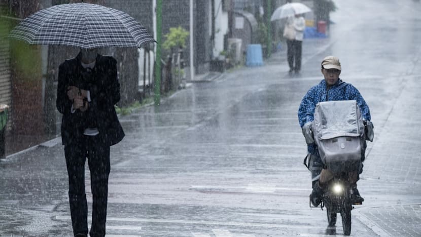 Tropical storm Jangmi batters Japan, cuts power to 60,000 homes