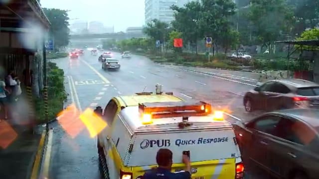 豪雨导致武吉知马路淹水 降雨量为46年来最高之一