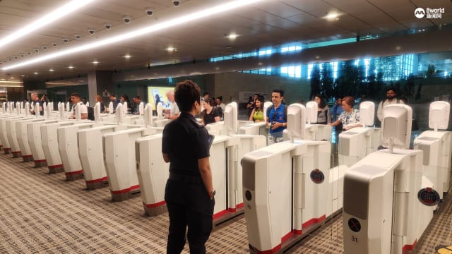 樟宜机场免护照通关旅客人次接近150万