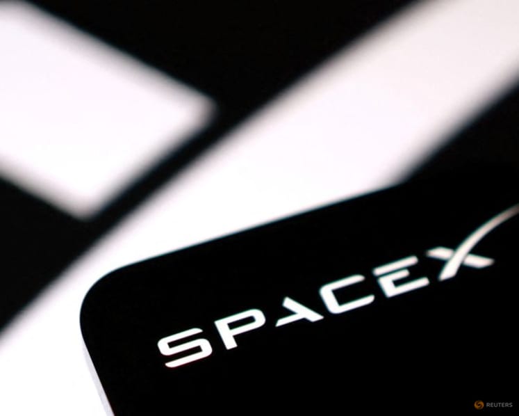 SpaceX, Charter discuss mobile phone partnership in US, Bloomberg News says