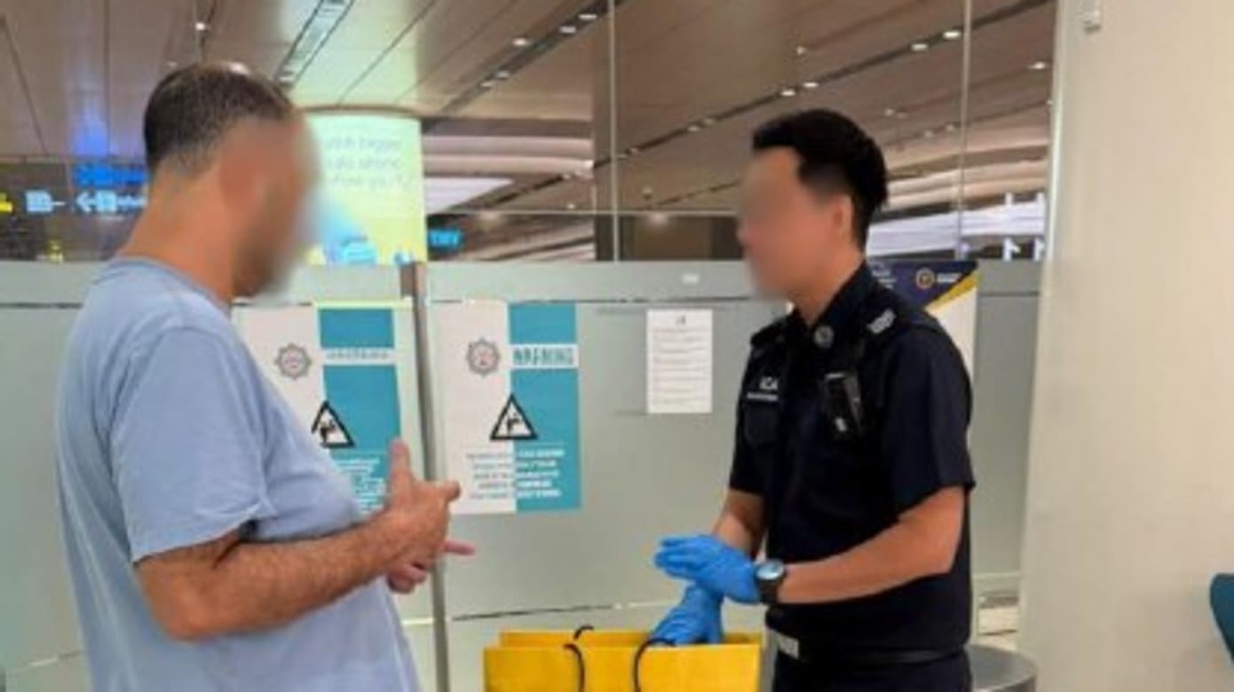 新加坡警察部队、移民与关卡局及新加坡关税局9月在海陆空关卡展开联合执法行动。（图：新加坡警察部队、移民与关卡局及新加坡关税局）