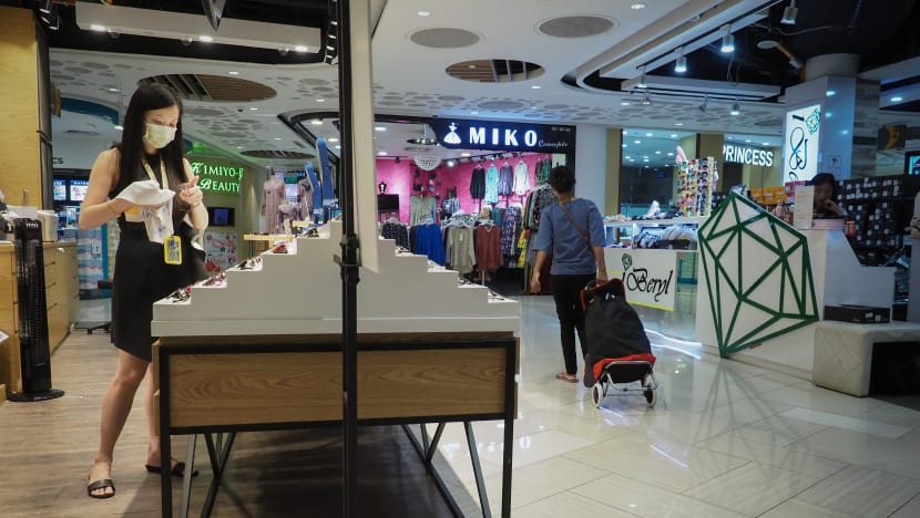 Only about 21% of 3,600 retail jobs and training opportunities taken up: MOM