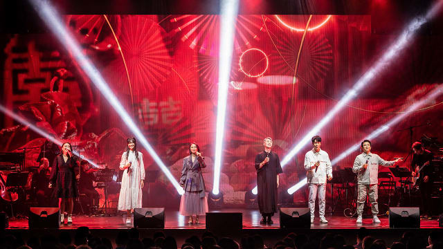 歌曲“脱离”舞台剧　“雨季”演唱会依旧精彩