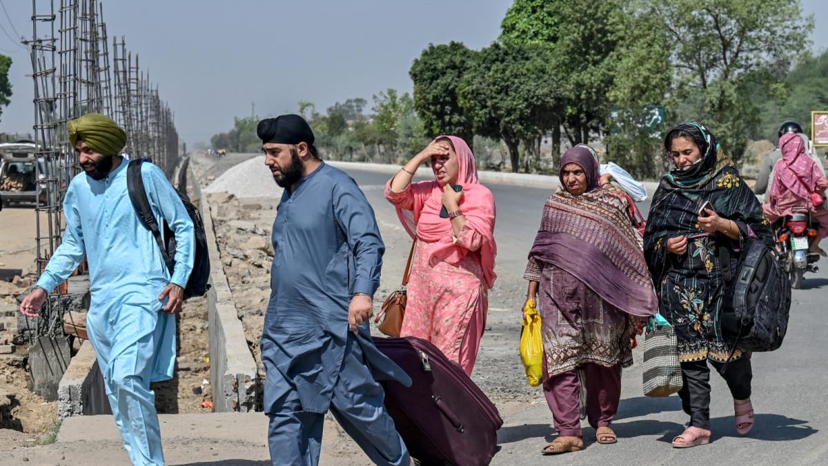 Pakistan and India border closure separates families