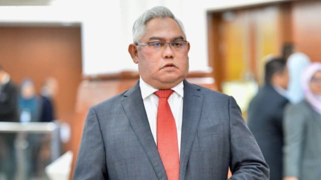 马国巫统最高理事诺奥马证实 冻结六年党籍