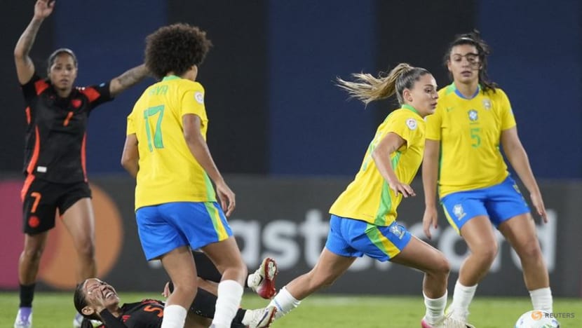 Ten-woman Brazil survive Colombia challenge in Copa goalless draw