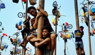 Sejarah panjat pinang, dari hiburan penjajah Belanda menjadi lomba 17 Agustus yang dinantikan