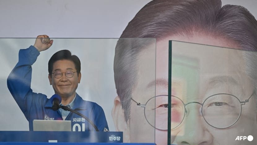 South Korea presidential candidate Lee says to restore hotline with North Korea South Korea presidential candidate Lee says to restore hotline with North Korea